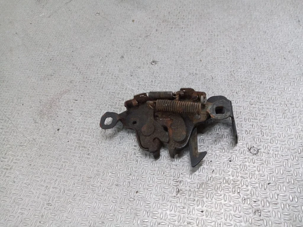 Engine bonnet/hood lock/catch – Nissan Micra (2003-2007)