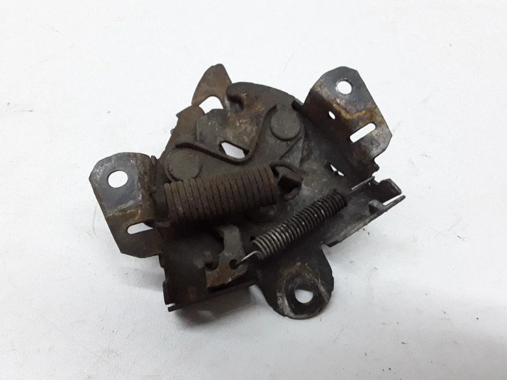 Engine bonnet/hood lock/catch – Mitsubishi Pajero Sport I (1996-2008)