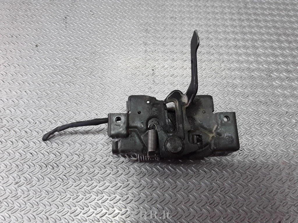 Engine bonnet/hood lock/catch