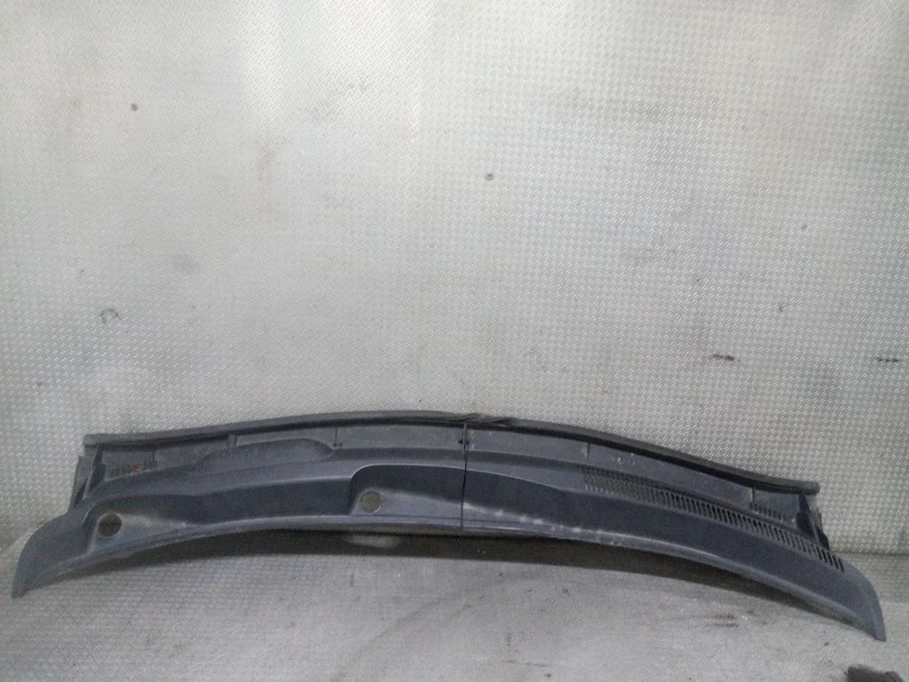 Wiper trim – Toyota Prius (XW20) (2003-2009)