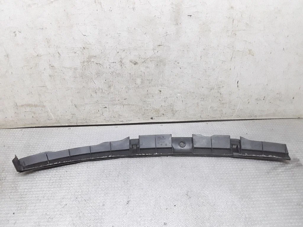 Wiper trim – Audi 100 S4 C4 (1990-1995)