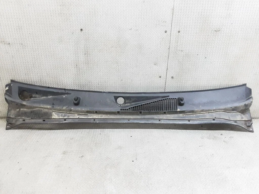 Wiper trim – Nissan Pathfinder R51 (2005-2012)