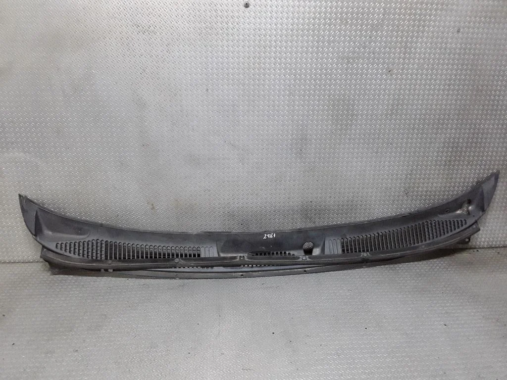 Podszybie (osłona wycieraczek) 7233183E0 – Opel Agila A (2000-2007)