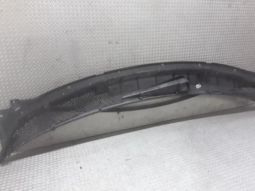 Wiper trim – Nissan Micra (2003-2007)