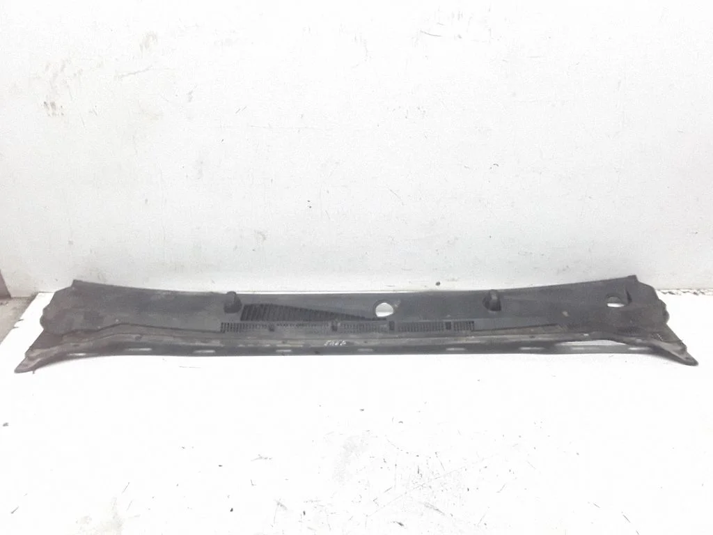 Wiper trim – Nissan Pathfinder R51 (2005-2012)