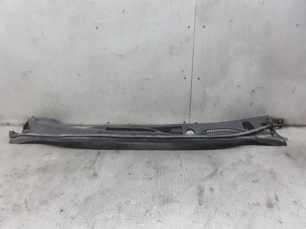 Wiper trim – Toyota Avensis Verso (2001-2009)