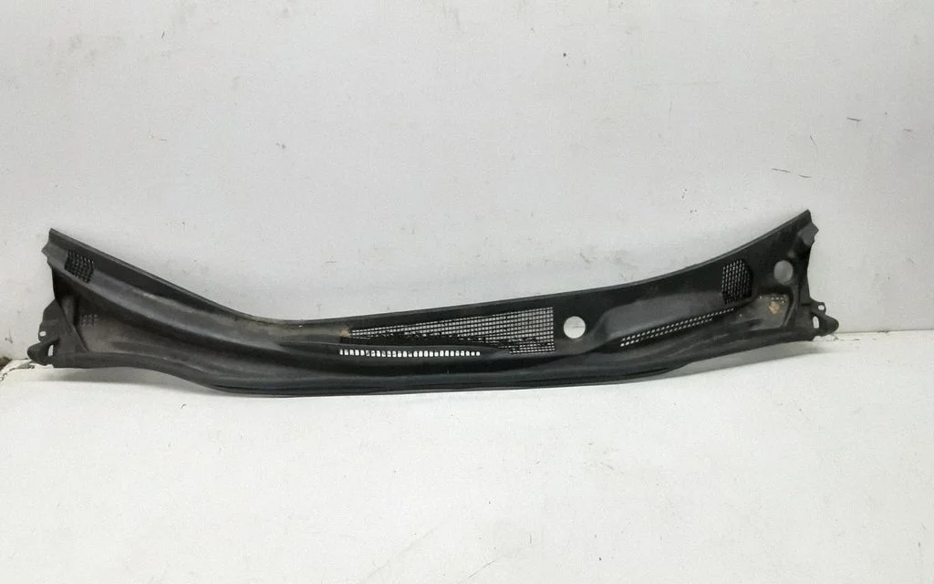 Wiper trim – Toyota Avensis Verso (2001-2009)