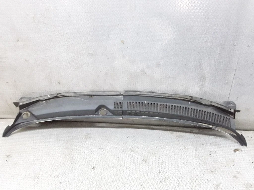 Wiper trim 5578201030 – Pontiac Vibe (2003-2008)