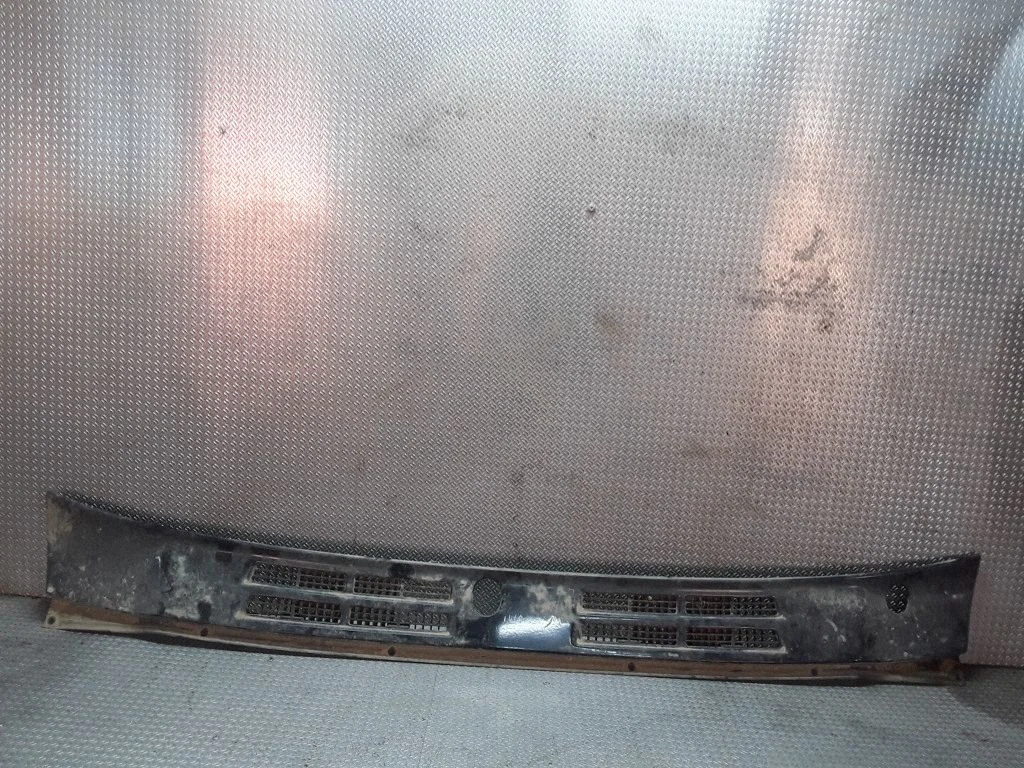 Klaasipuhastite iluliist(id) – Mitsubishi Pajero (1991-1999)