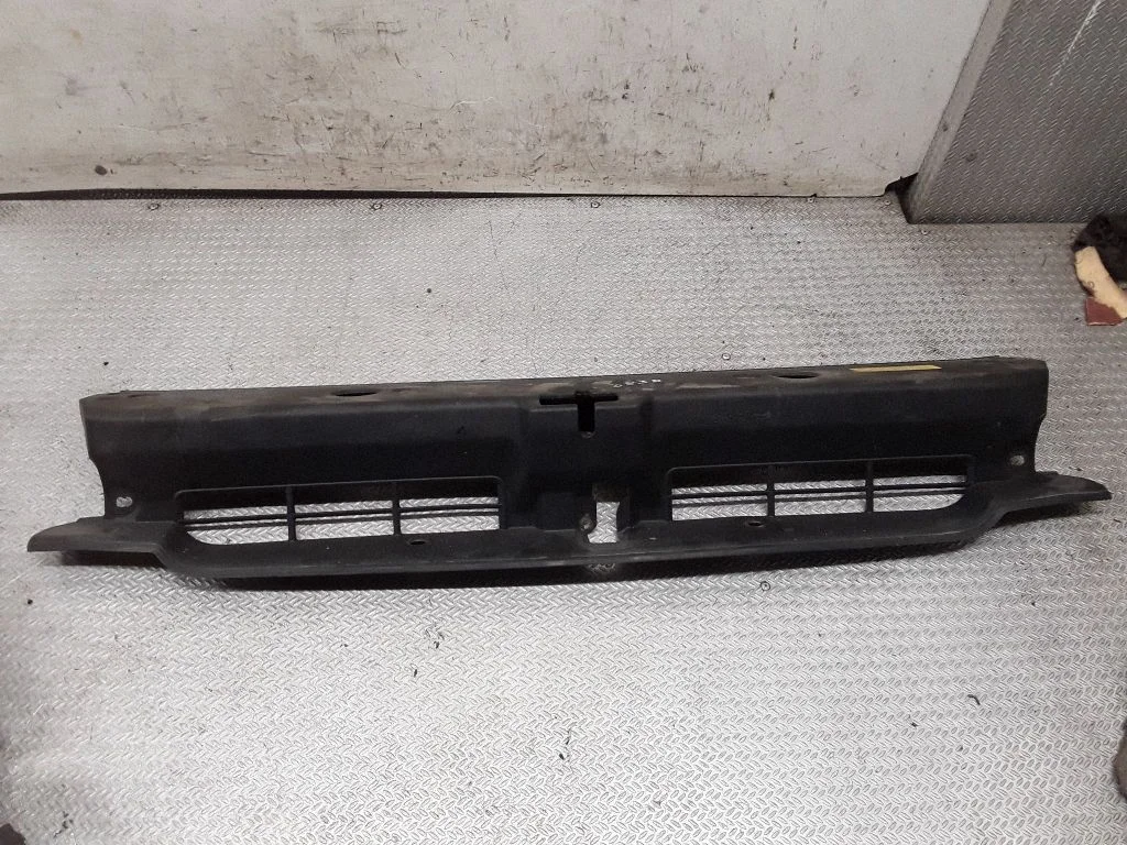 Engine bonnet/hood lock trim molding – Hyundai Santa Fe (2000-2006)