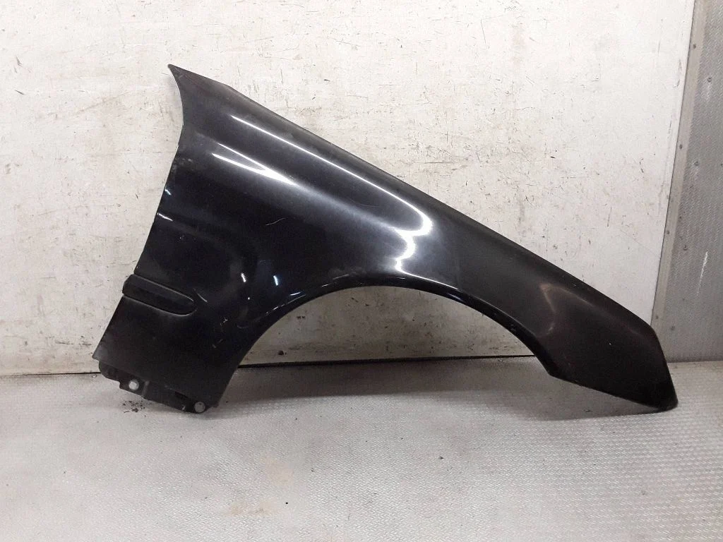 Fender – right