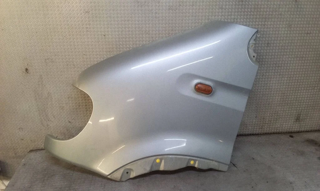 Fender – left