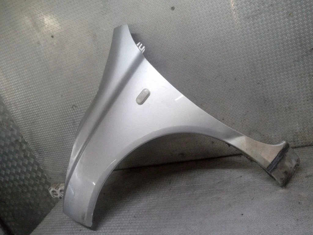 Błotnik – Nissan Micra (2003-2007), lewa