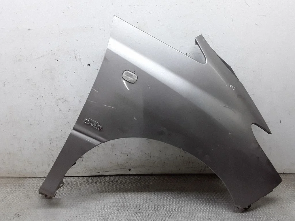 Fender – Toyota Previa (XR30, XR40) II (2000-2006)