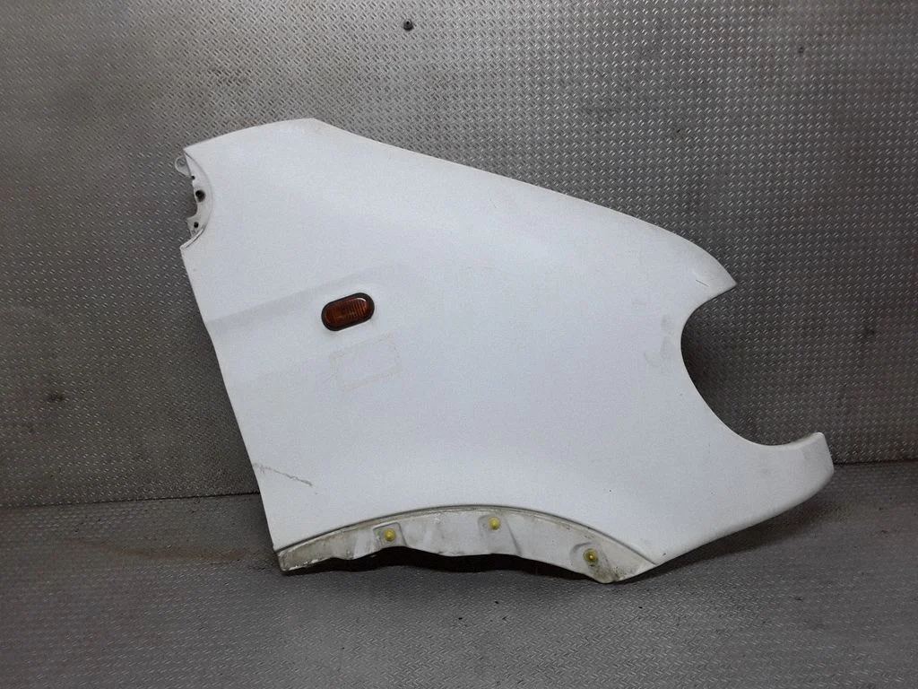 Fender – right