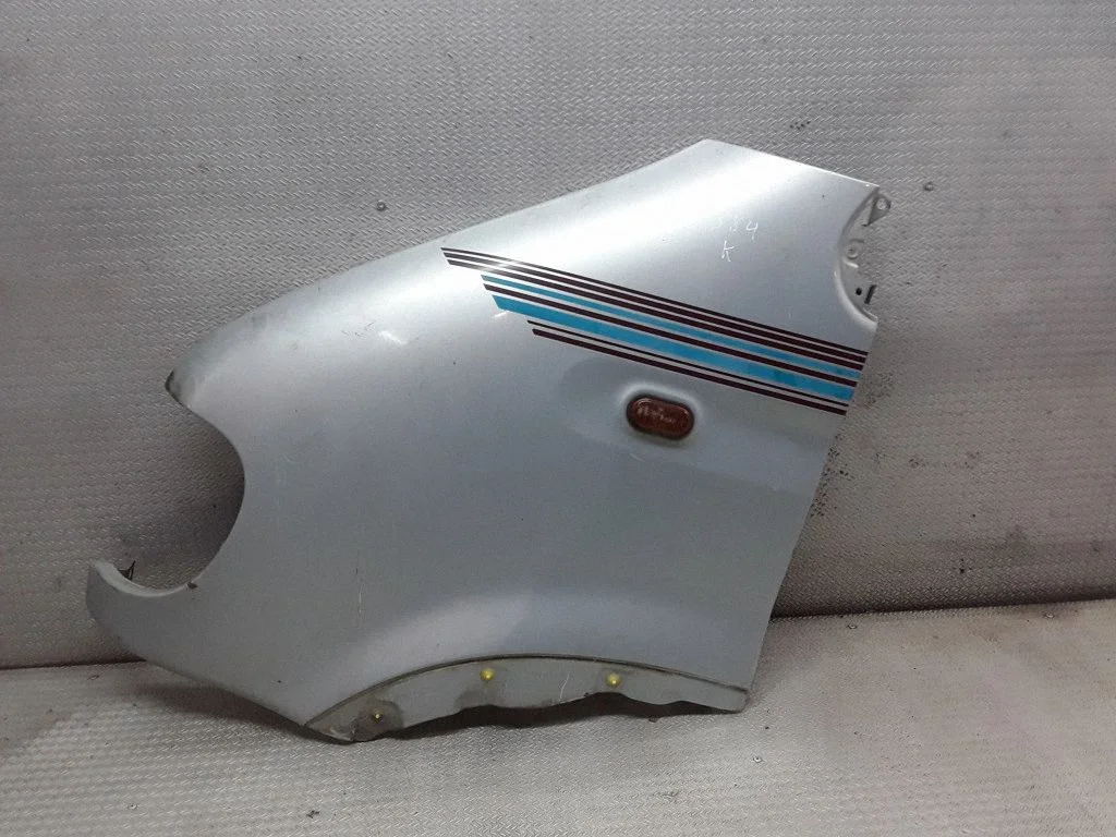 Fender – left