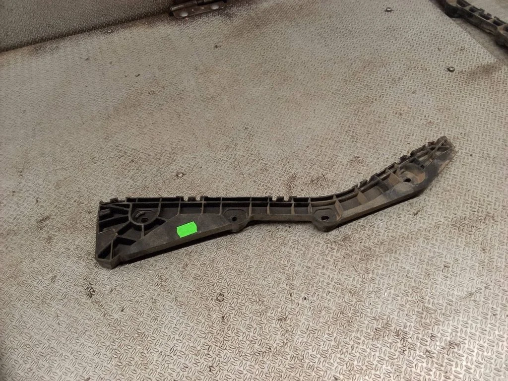 Rear bumper mounting bracket 5JH807394 – Skoda Rapid (NH) (2012-2019)