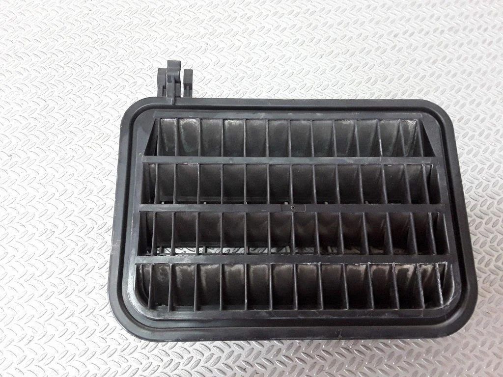 Ventilatsioonirest – Mercedes-Benz S-klass W220 (1998-2006)