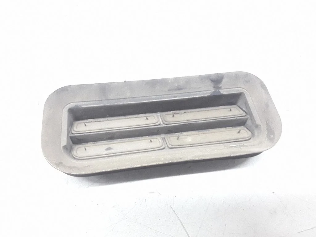 Quarter panel pressure vent – Volkswagen Phaeton (2002-2016)