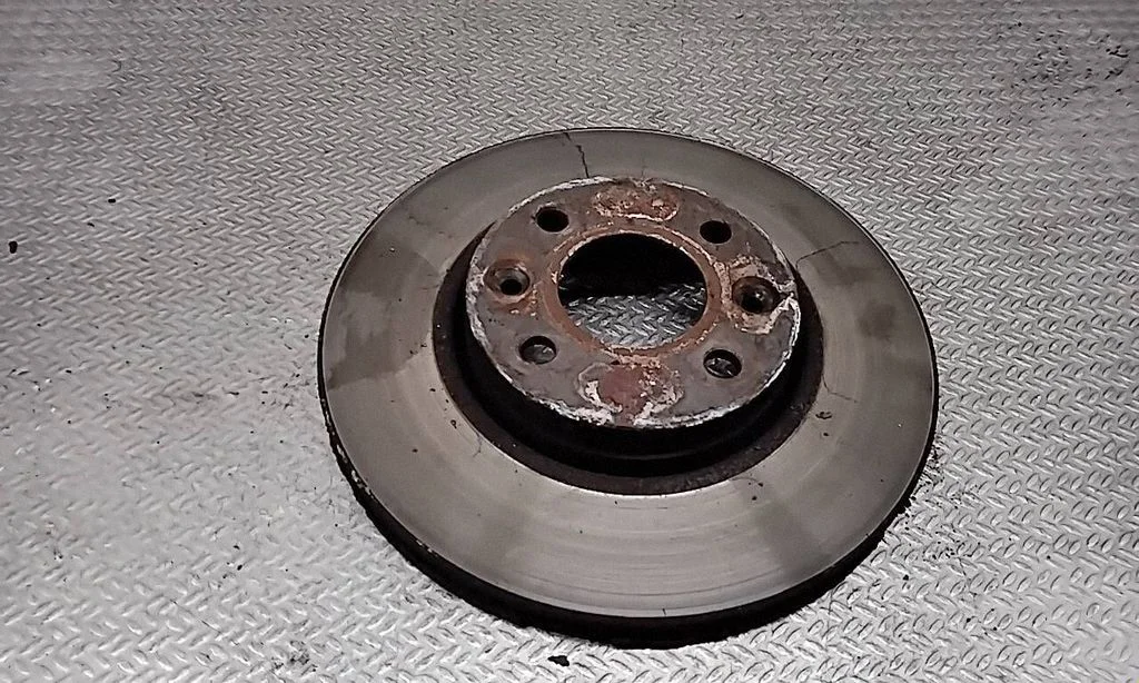 Tarcza hamulcowa przednia – Renault Clio III (2005-2012)