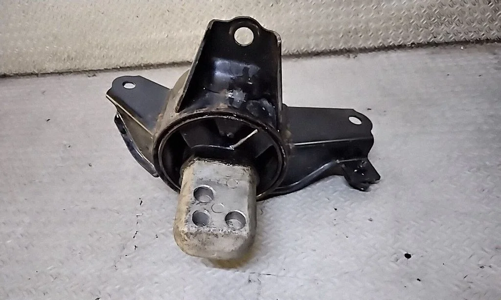 Gearbox mount – KIA Ceed (2006-2012)
