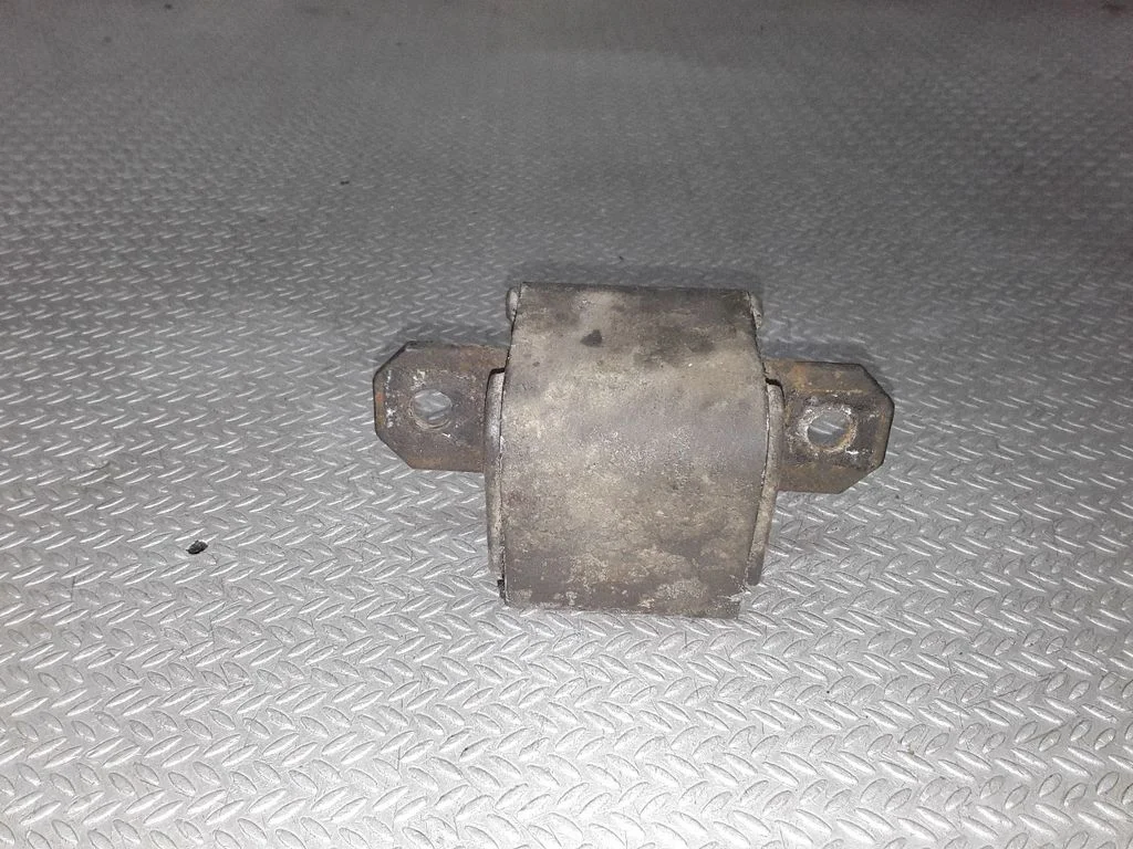 Gearbox mount – Mercedes-Benz Vito Viano W639 (2003-2014)