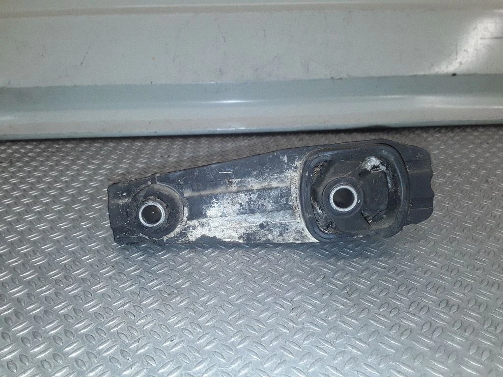 Gearbox mount – Peugeot 207 (2006-2013)