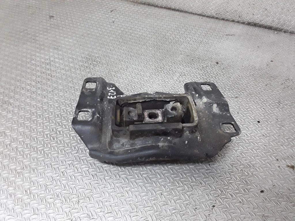 Gearbox mount – Volvo V50 (2004-2007)