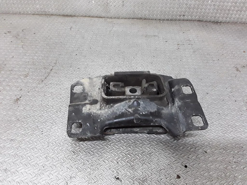 Gearbox mount – Volvo V50 (2008-2012)