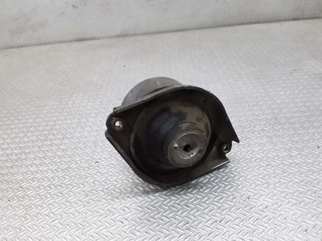 Gearbox mount – Volkswagen Phaeton (2002-2016)