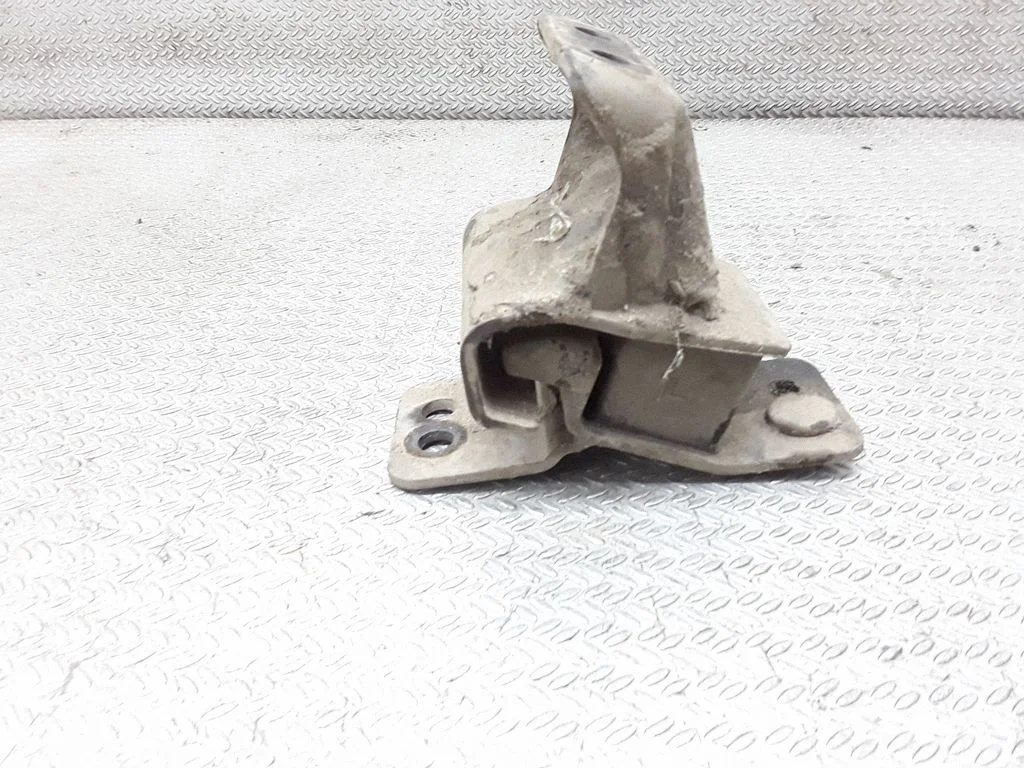 Ātrumkārbas spilvens – Mitsubishi Pajero Sport I (1996-2008)
