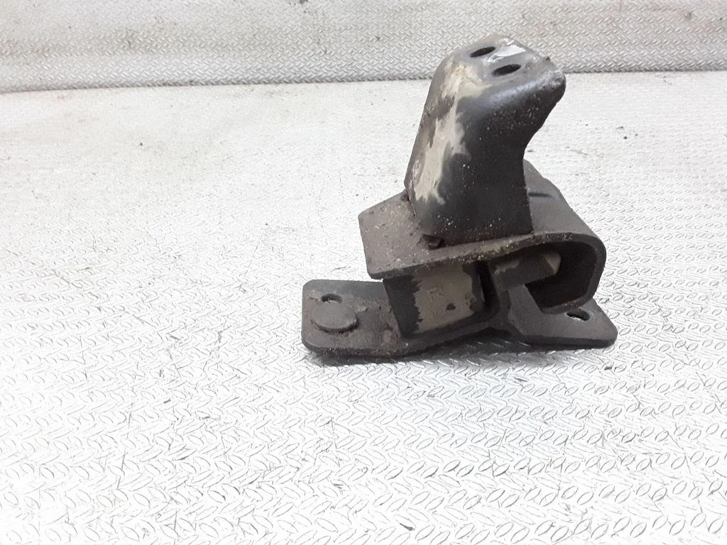 Ātrumkārbas spilvens – Mitsubishi Pajero Sport I (1996-2008)