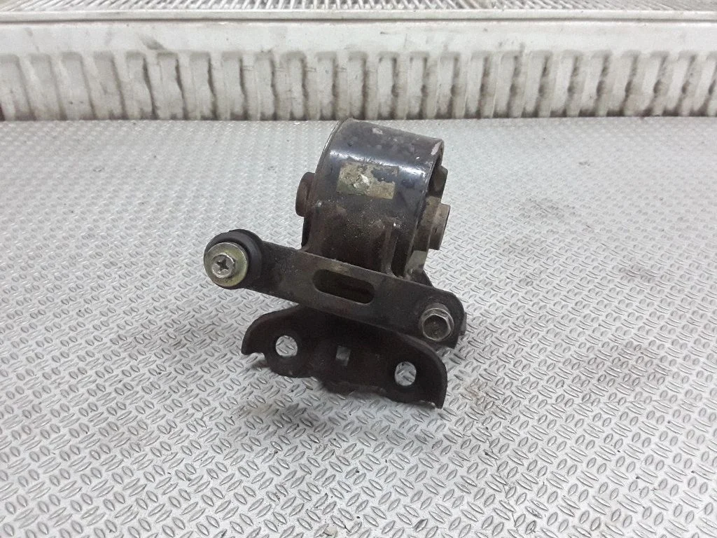 Gearbox mount – Toyota Picnic (1996-2001)