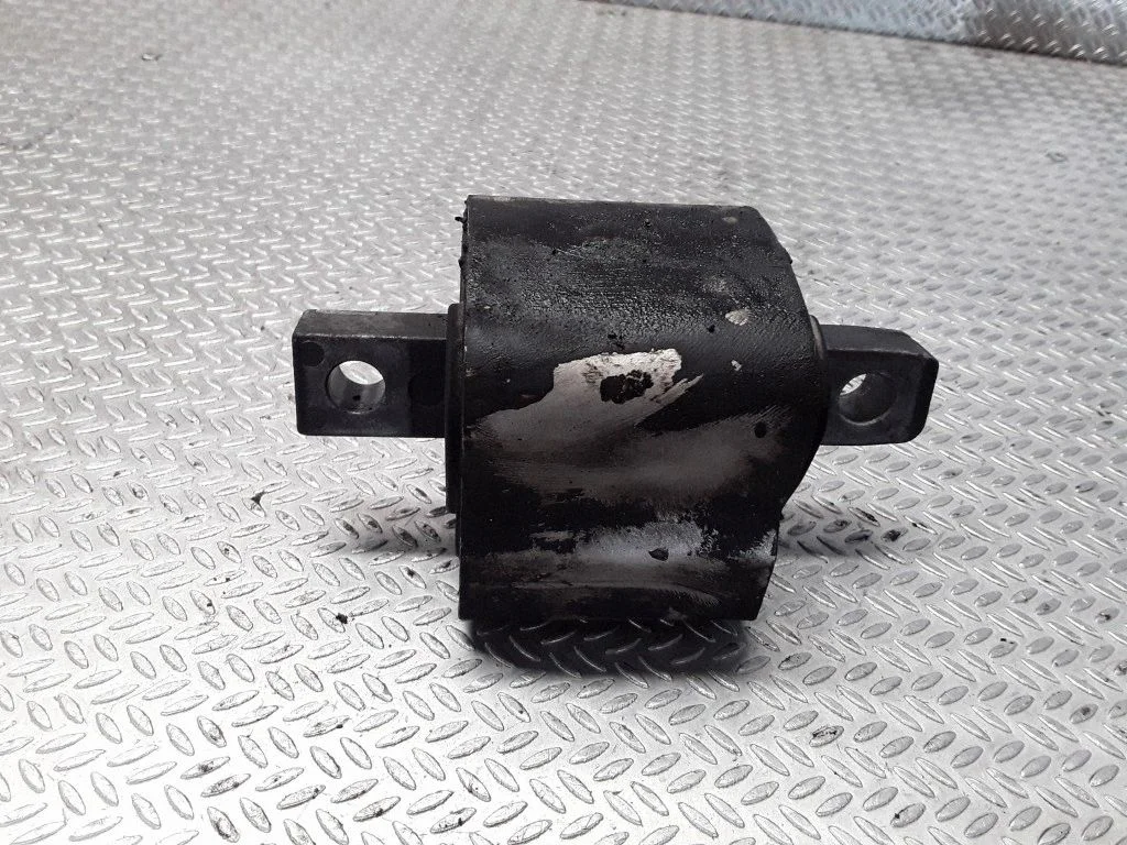 Gearbox mount – Mercedes-Benz S-Class W220 (1998-2006)