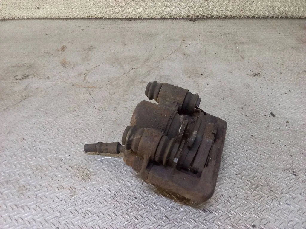 Rear brake caliper – Toyota Celica T230 (1999-2006), right
