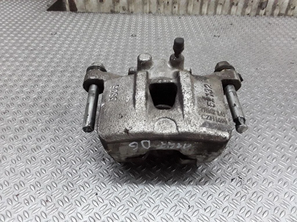 Rear brake caliper – Mitsubishi Grandis (2003-2011)
