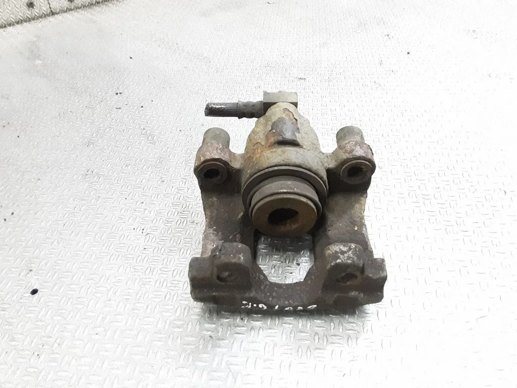 Tagumine pidurisadul – Chrysler Grand Voyager IV (2001-2007)