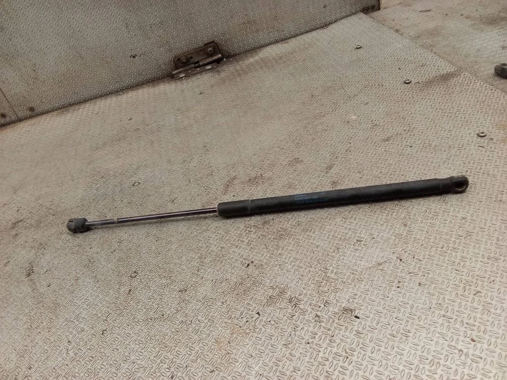 Tailgate/trunk strut/damper 5JA827550A – Skoda Rapid (NH) (2012-2019)