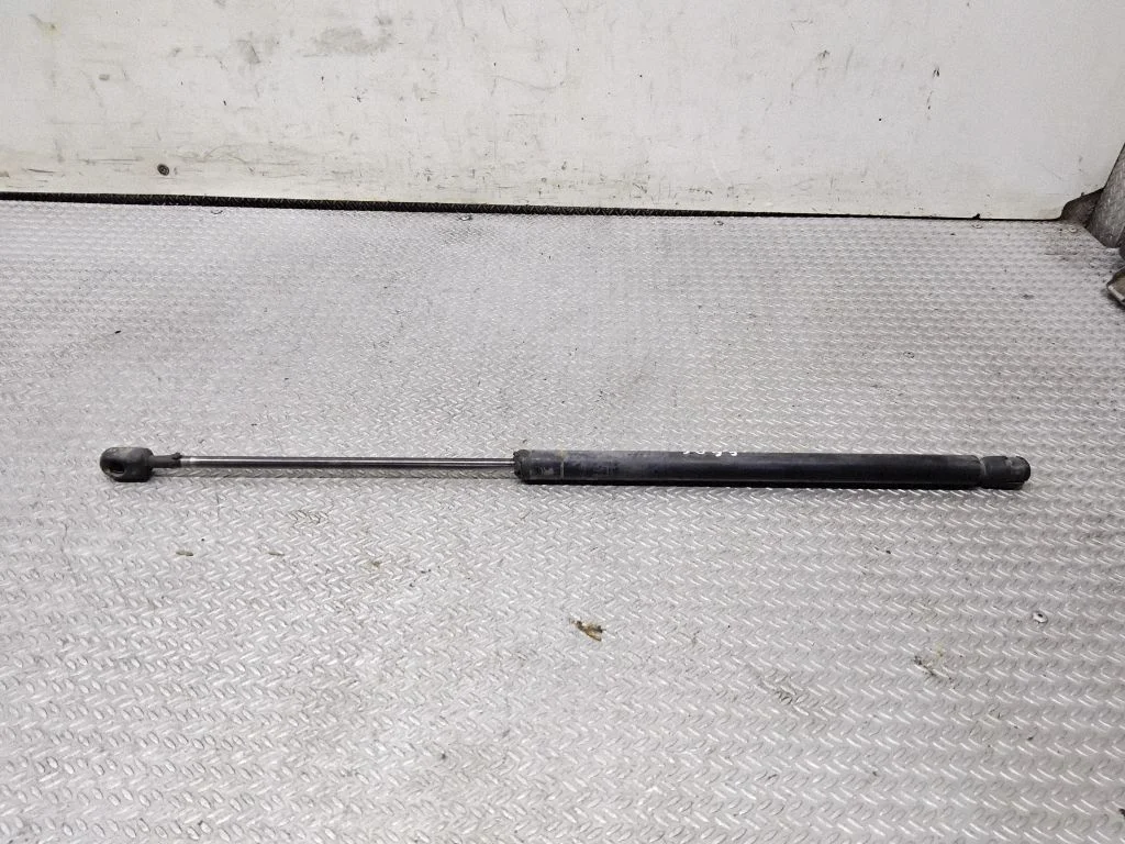 Tailgate/trunk strut/damper – Mitsubishi Space Star (1998-2005)