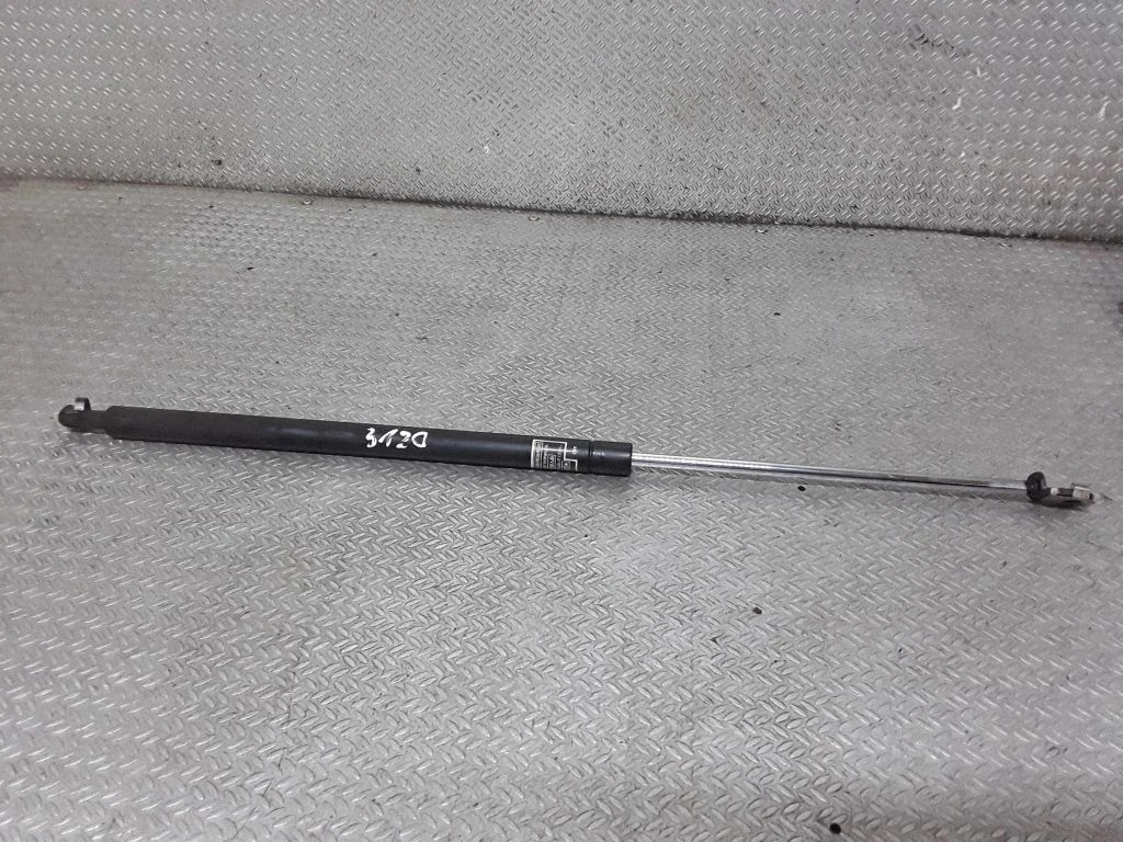 Tailgate/trunk strut/damper – Lexus IS 220D-250-350 (2006-2013)