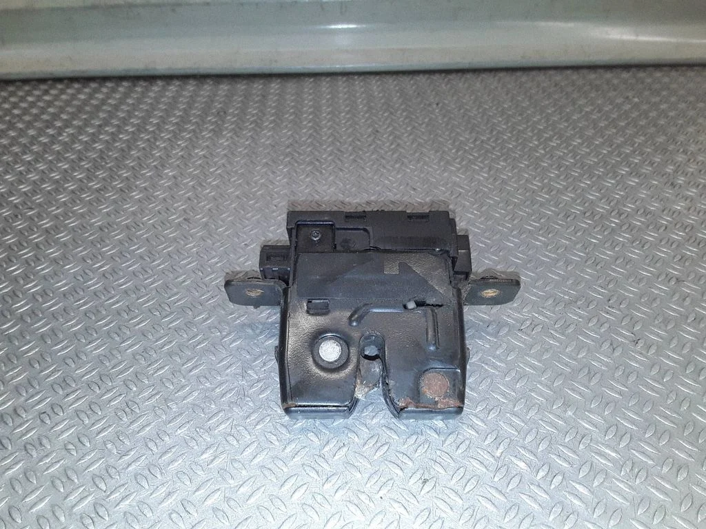 Tailgate/trunk/boot lock/catch/latch – Renault Grand Modus (2008-2012)