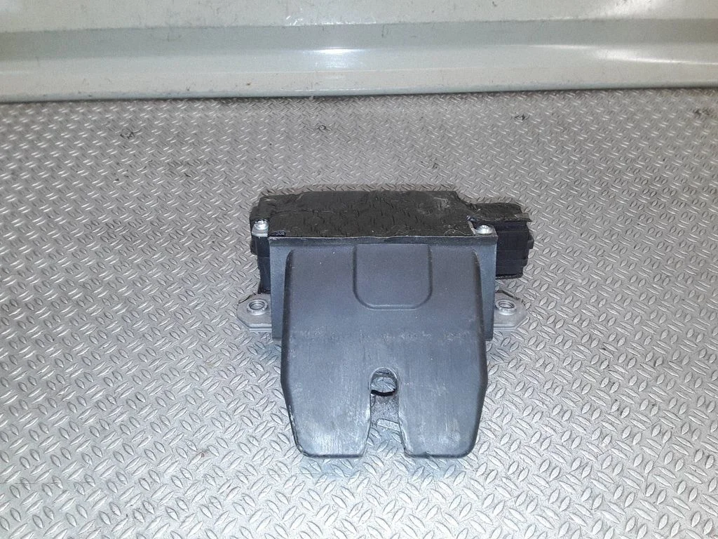 Tailgate/trunk/boot lock/catch/latch – Land Rover Freelander 2 - LR2 (2007-2016)