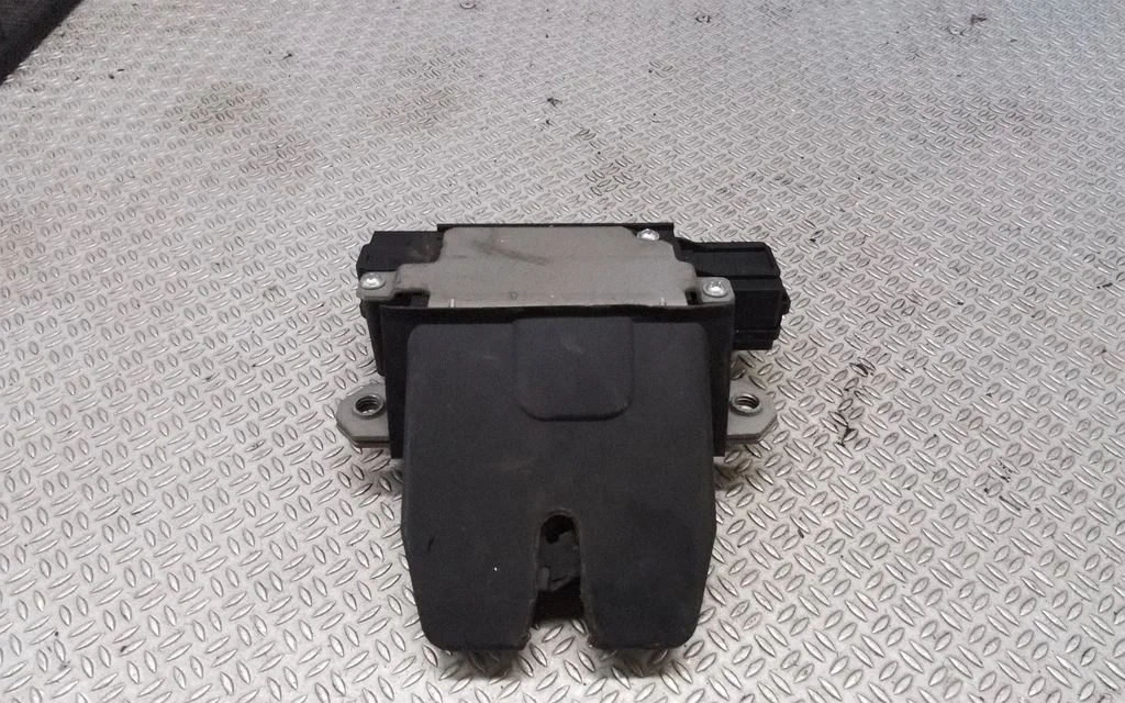 Aizmugurējā vāka slēdzene – Ford S-MAX (2006-2015)