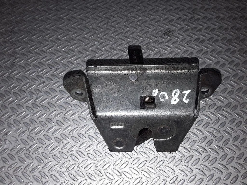 Aizmugurējā vāka slēdzene – Toyota Aygo AB10 (2005-2014)
