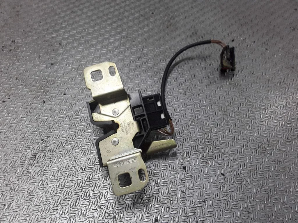 Tailgate/trunk/boot lock/catch/latch C7G0A – Mercury Cougar VIII (1998-2002)