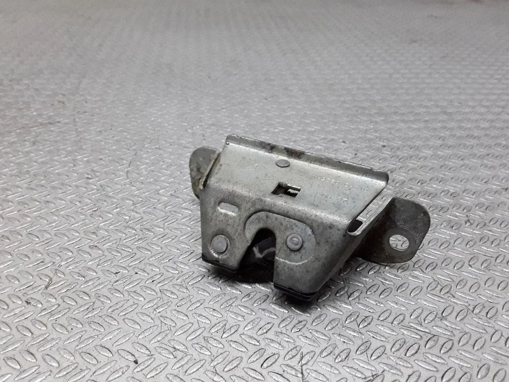 Tailgate/trunk/boot lock/catch/latch 693500H010 – Peugeot 107 (2005-2014)