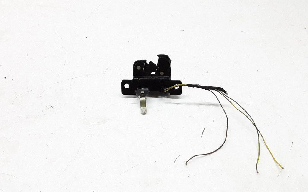 Tailgate/trunk/boot lock/catch/latch – Porsche Cayenne (9PA) (2002-2010)