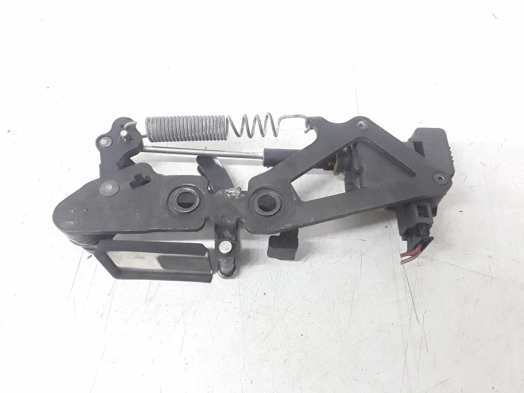 Tailgate/trunk/boot lock/catch/latch – Volkswagen Phaeton (2002-2016)