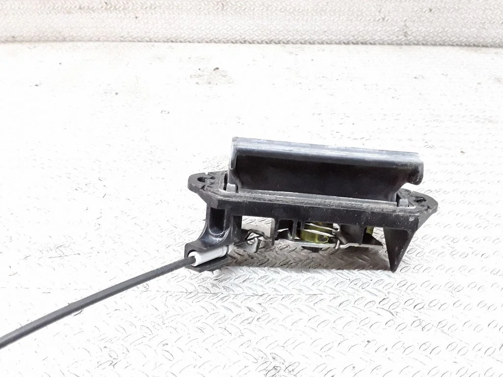 Tailgate/trunk/boot exterior handle – Pontiac Vibe (2003-2008)
