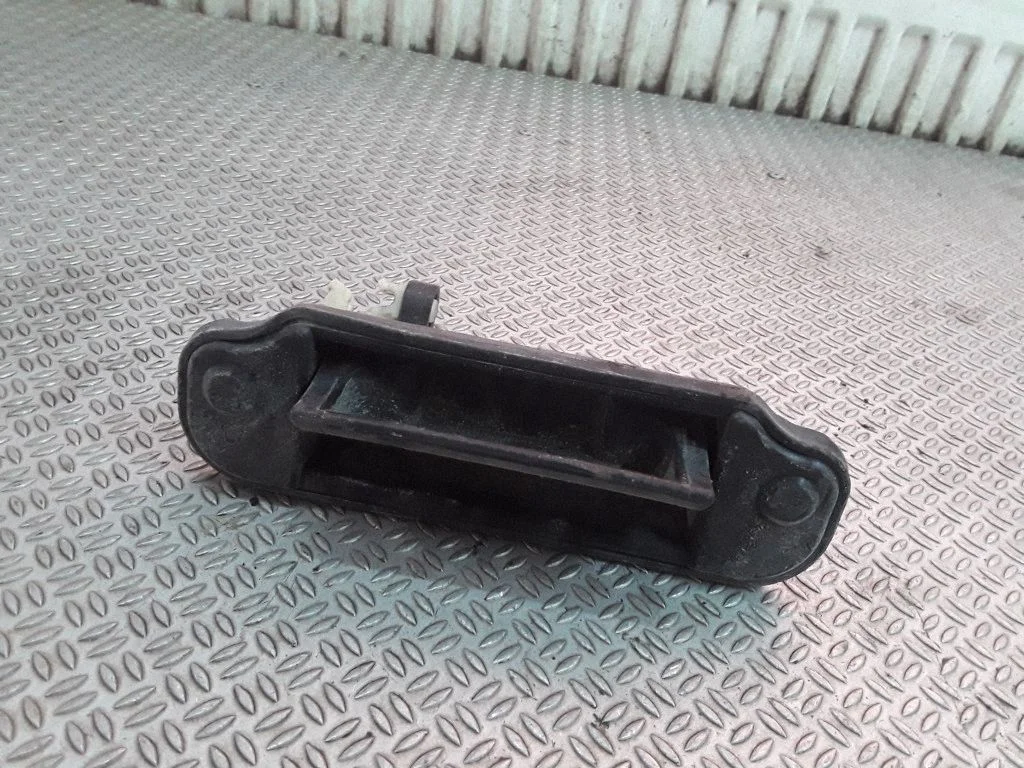 Tailgate/trunk/boot exterior handle – Mazda MPV II LW (1999-2007)